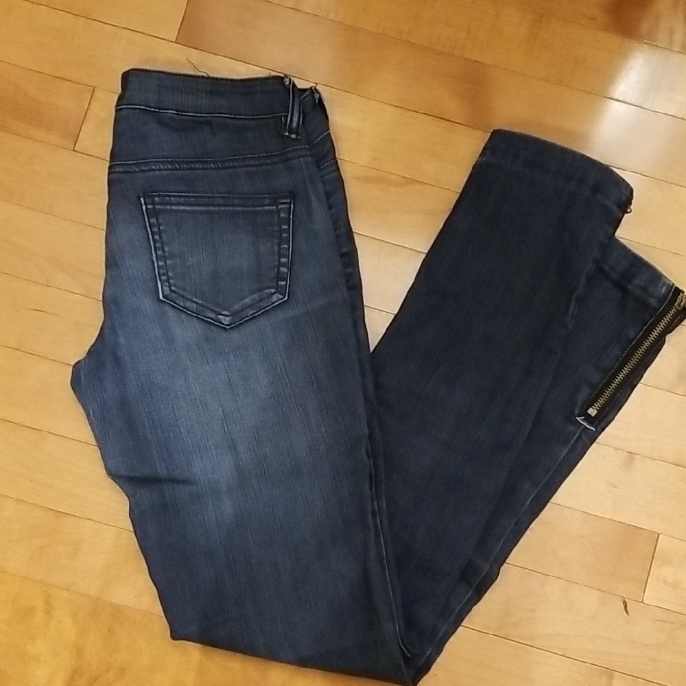 Dark Wash Low Rise Women's Jeans